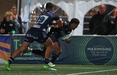 040926 - Coventry RFC v Ospreys, Pre-season Friendly - Keelan Giles of Ospreys races in to score try
