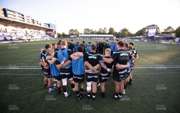 040926 - Coventry RFC v Ospreys, Pre-season Friendly - Ospreys huddle up ahead of the match