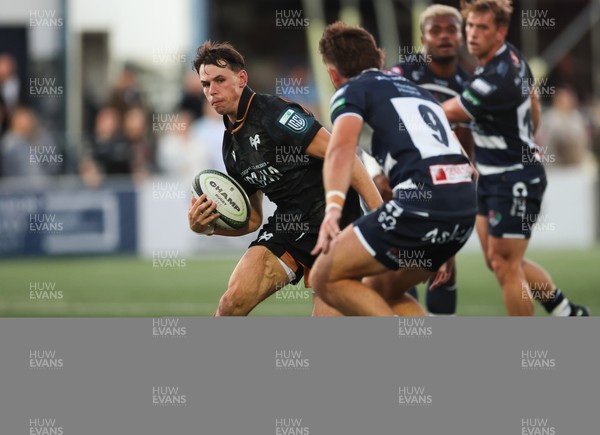 040926 - Coventry RFC v Ospreys, Pre-season Friendly - Tom Rogers of Ospreys races in to score try