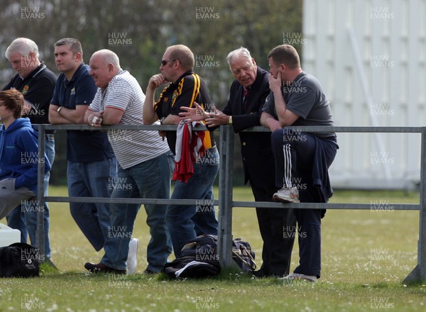 24.04.10 Cowbridge v Deri... 
Roy Giddings