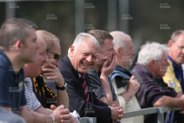 24.04.10 Cowbridge v Deri... 
Roy Giddings.
