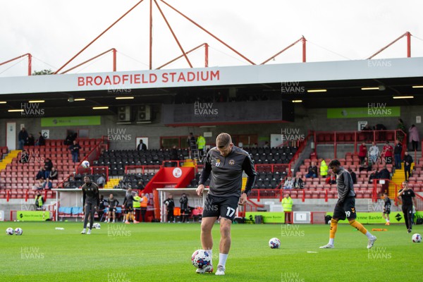 151022 - Crawley Town v Newport County - Sky Bet League 2 - Scot Bennett of Newport County warms up