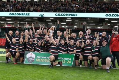 270424 - CRCC Clwb Rygbi Cymry Caerdydd v Old Penarthians RFC - WRU Women’s National Bowl Final - CRCC celebrate winning the bowl