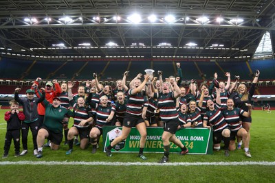 270424 - CRCC Clwb Rygbi Cymry Caerdydd v Old Penarthians RFC - WRU Women’s National Bowl Final - CRCC celebrate winning the bowl