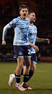 101225 - Crewe Alexandra v Newport County - Sky Bet League 2 - Ben Lloyd of Newport delight at 2nd goal scored by Cameron Antwi of Newport