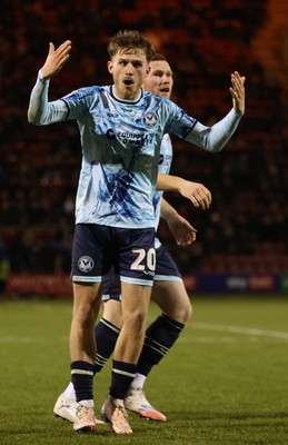 101225 - Crewe Alexandra v Newport County - Sky Bet League 2 - Ben Lloyd of Newport delight at 2nd goal scored by Cameron Antwi of Newport