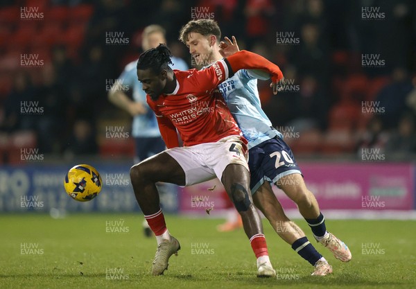 101225 - Crewe Alexandra v Newport County - Sky Bet League 2 - Ben Lloyd of Newport and Jay Mingi of Crewe