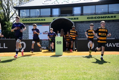 270426 - Crickhowell v Haverfordwest High - Road to Principality Finals - Boys U18s Vase - Both sides run out at the start of the match