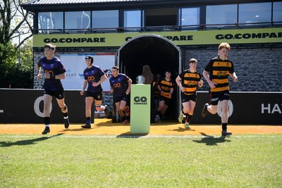 270426 - Crickhowell v Haverfordwest High - Road to Principality Finals - Boys U18s Vase - Both sides run out at the start of the match