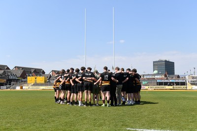 270426 - Crickhowell v Haverfordwest High - Road to Principality Finals - Boys U18s Vase - Crickhowell huddle at full time