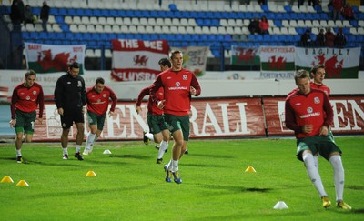 061012 - Croatia v Wales - World Cup QualifierWales players warm up before the game 