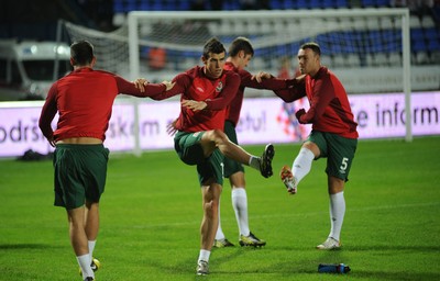 061012 - Croatia v Wales - World Cup QualifierWales players warm up before the game 