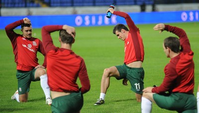 061012 - Croatia v Wales - World Cup QualifierWales players warm up before the game 