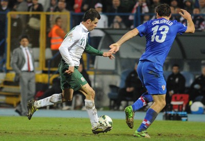 061012 - Croatia v Wales - World Cup QualifierWales' Gareth Bale is put under pressure by Gordon Schildenfeld 