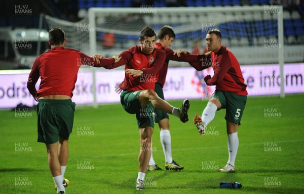 061012 - Croatia v Wales - World Cup QualifierWales players warm up before the game 