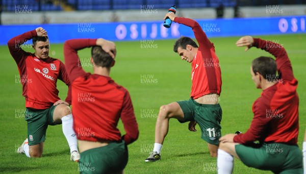 061012 - Croatia v Wales - World Cup QualifierWales players warm up before the game 