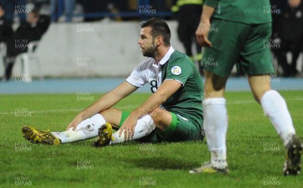 061012 - Croatia v Wales - World Cup QualifierWales' Joe Ledley shows signs of dejection 