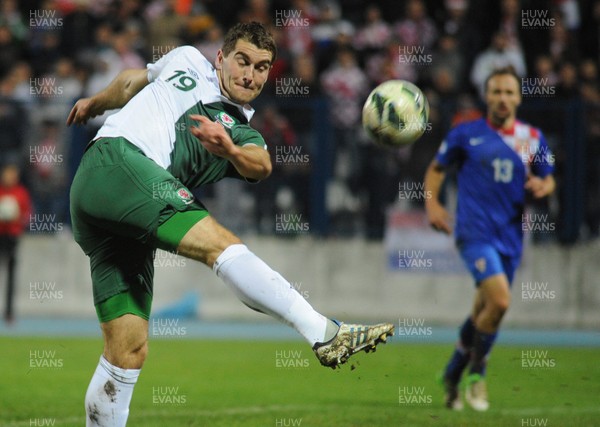 061012 - Croatia v Wales - World Cup QualifierWales' Sam Vokes has an attempt at goal 