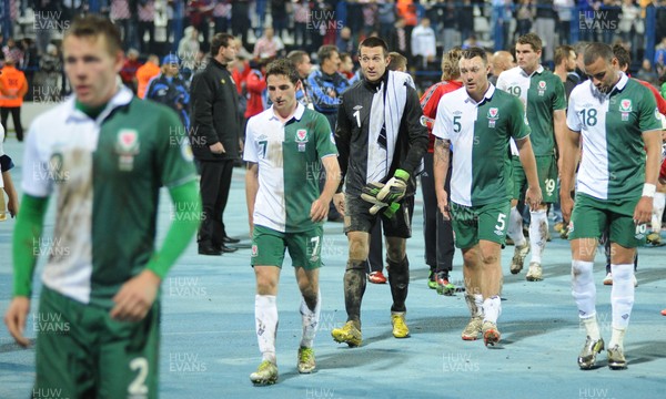 061012 - Croatia v Wales - World Cup QualifierWales' Joe Allen, Lewis Pric, Darcy Plake and Hal Robson-Kanu show signs of dejection after the game 