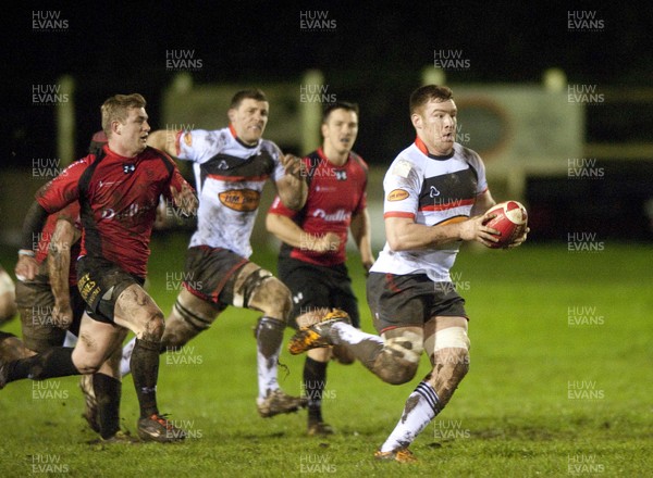 010213 -  Cross Keys v Newcastle Falcons - British and Irish Cup -    Newcastle's Jimmy Gopperth breaks through the Cross Keys defence