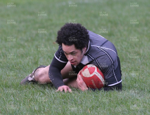 22.03.08 Cross Keys RFC. vs. Newport RFC. Principality Premiership, Cardiff. 
 
Leon Andrews scores for Cross Keys. 
 
