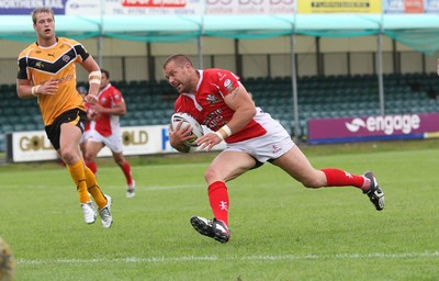 25.07.10.. Crusaders v Castleford Tigers, engage Super League -  Crusaders' Jordan James dives into score try 