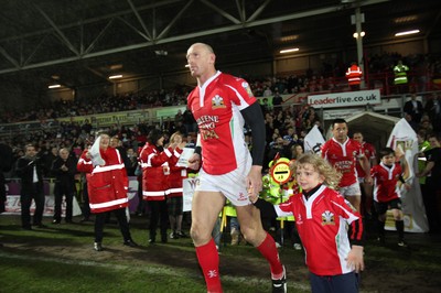 19.03.10 ... Crusaders v Catalans Dragons, engage Super League -  Crusaders' Gareth Thomas runs out for his debut 