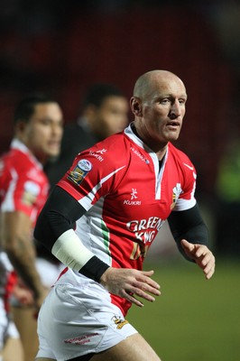 19.03.10 ... Crusaders v Catalans Dragons, engage Super League -  Crusaders' Gareth Thomas warmsup for his debut 