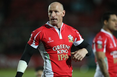 19.03.10 ... Crusaders v Catalans Dragons, engage Super League -  Crusaders' Gareth Thomas warmsup for his debut 