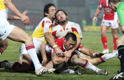 19.03.10 ... Crusaders v Catalans Dragons, engage Super League -  Crusaders' Jason Chan powers over to score try 