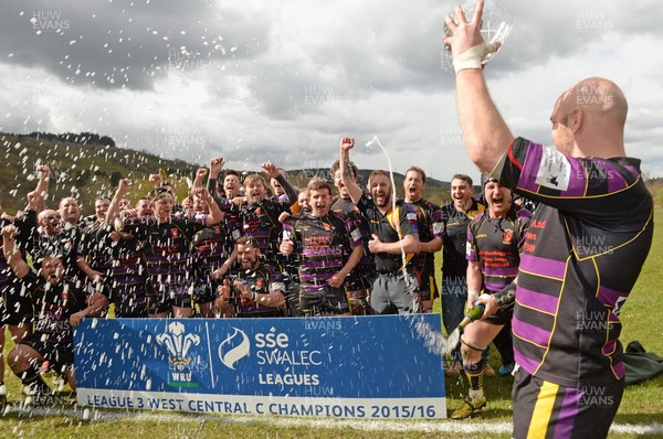 300416 Crynant v Baglan - League 3 West Central Crynant Captain Chris Pugh celebrates winning League 3 West Central championship with the rest of his team!