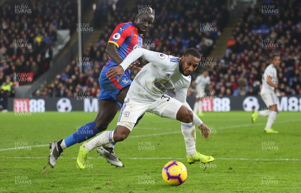 261218 - Crystal Palace v Cardiff City, Premier League - Junior Hoilett of Cardiff City is challenged by Mamadou Sakho of Crystal Palace