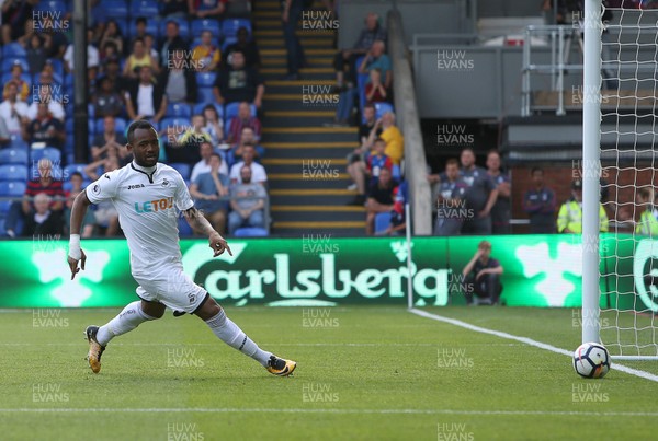 260817 - Crystal Palace v Swansea City - Premier League - Jordan Ayew of Swansea watches his goal roll into the net