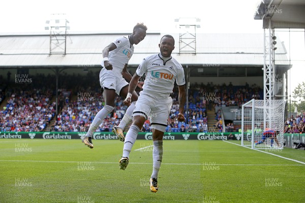 260817 - Crystal Palace v Swansea City - Premier League - Jordan Ayew of Swansea celebrates scoring a goal