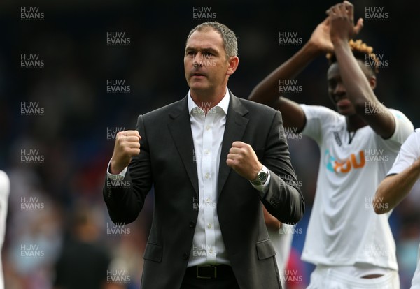 260817 - Crystal Palace v Swansea City - Premier League - Swansea Manager Paul Clement thanks fans at full time