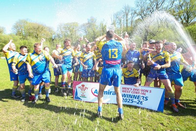 250426 - Cwmgwrach v Pontrhydyfen - Admiral National League 5 West Central - Cwmgwrach RFC celebrate wining the League