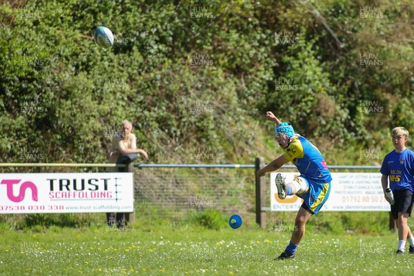 250426 - Cwmgwrach v Pontrhydyfen - Admiral National League 5 West Central - Cwmgwrach RFC play their final fixture at home 