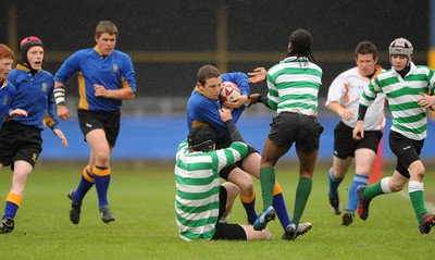 29.04.10 -  Cymer Rhondda Under 14 v Maesydderwen Under 14 - Powerade Schools Under 14 Final 2010 - Cymer Rhondda(Blues)/Maesydderwen(Green/White). 