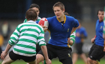 29.04.10 -  Cymer Rhondda Under 14 v Maesydderwen Under 14 - Powerade Schools Under 14 Final 2010 - Cymer Rhondda(Blues)/Maesydderwen(Green/White). 