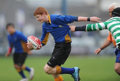 29.04.10 -  Cymer Rhondda Under 14 v Maesydderwen Under 14 - Powerade Schools Under 14 Final 2010 - Cymer Rhondda(Blues)/Maesydderwen(Green/White). 