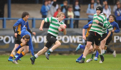 29.04.10 -  Cymer Rhondda Under 14 v Maesydderwen Under 14 - Powerade Schools Under 14 Final 2010 - Cymer Rhondda(Blues)/Maesydderwen(Green/White). 