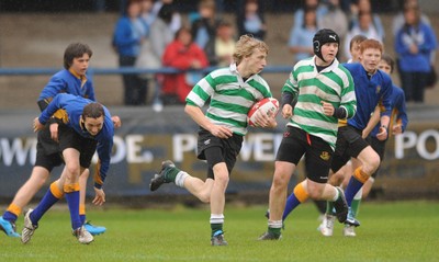 29.04.10 -  Cymer Rhondda Under 14 v Maesydderwen Under 14 - Powerade Schools Under 14 Final 2010 - Cymer Rhondda(Blues)/Maesydderwen(Green/White). 