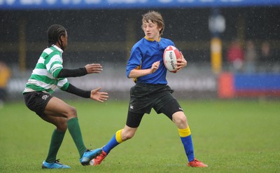 29.04.10 -  Cymer Rhondda Under 14 v Maesydderwen Under 14 - Powerade Schools Under 14 Final 2010 - Cymer Rhondda(Blues)/Maesydderwen(Green/White). 