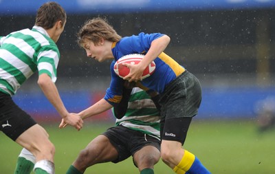 29.04.10 -  Cymer Rhondda Under 14 v Maesydderwen Under 14 - Powerade Schools Under 14 Final 2010 - Cymer Rhondda(Blues)/Maesydderwen(Green/White). 