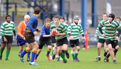 29.04.10 -  Cymer Rhondda Under 14 v Maesydderwen Under 14 - Powerade Schools Under 14 Final 2010 - Cymer Rhondda(Blues)/Maesydderwen(Green/White). 