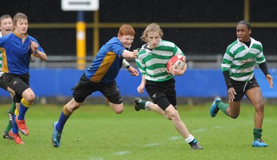 29.04.10 -  Cymer Rhondda Under 14 v Maesydderwen Under 14 - Powerade Schools Under 14 Final 2010 - Cymer Rhondda(Blues)/Maesydderwen(Green/White). 