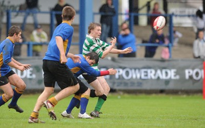 29.04.10 -  Cymer Rhondda Under 14 v Maesydderwen Under 14 - Powerade Schools Under 14 Final 2010 - Cymer Rhondda(Blues)/Maesydderwen(Green/White). 