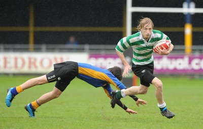 29.04.10 -  Cymer Rhondda Under 14 v Maesydderwen Under 14 - Powerade Schools Under 14 Final 2010 - Cymer Rhondda(Blues)/Maesydderwen(Green/White). 