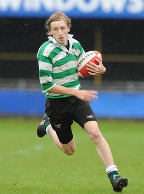 29.04.10 -  Cymer Rhondda Under 14 v Maesydderwen Under 14 - Powerade Schools Under 14 Final 2010 - Cymer Rhondda(Blues)/Maesydderwen(Green/White). 