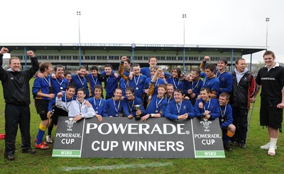 29.04.10 -  Cymer Rhondda Under 14 v Maesydderwen Under 14 - Powerade Schools Under 14 Final 2010 - Cymer Rhondda(Blues)/Maesydderwen(Green/White). 